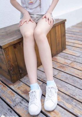 欧美最小比基尼大赛_HD高清视频播放
